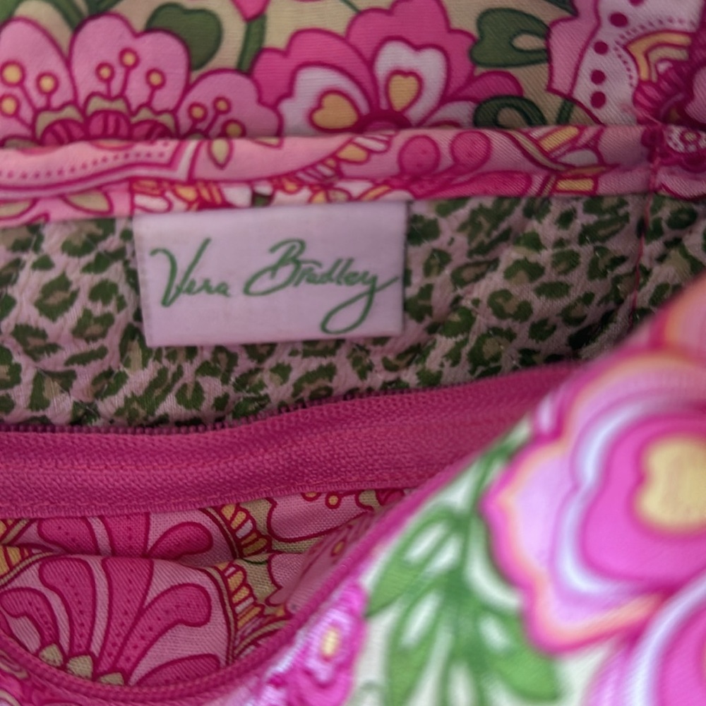 Vera Bradley handbag. Smoke free home. - Picture 3 of 3